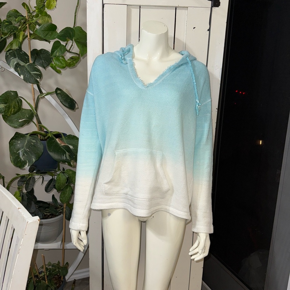 Ocean drive sz Lg Gradient Blue and White Women's Hoodie
